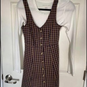 These are two separate pieces, selling as set